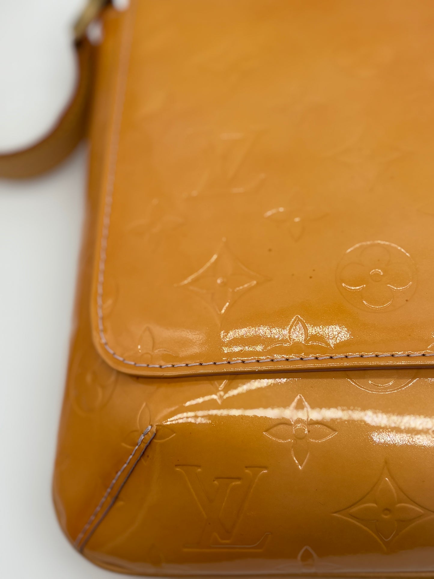 LOUIS VUITTON Monogram Vernis Thompson Street Bag Lime Yellow