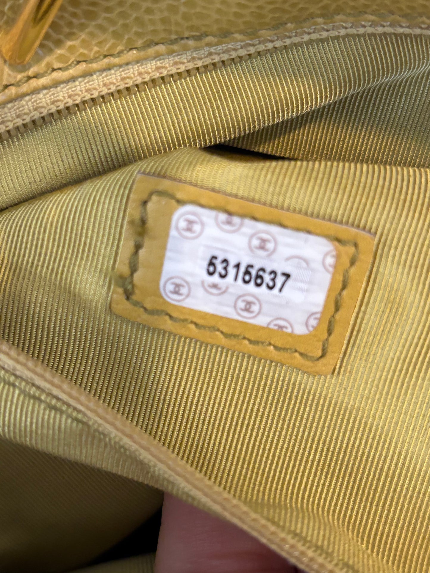 CHANEL Vintage Pre-Owned
1998 CC-stitch tote bag