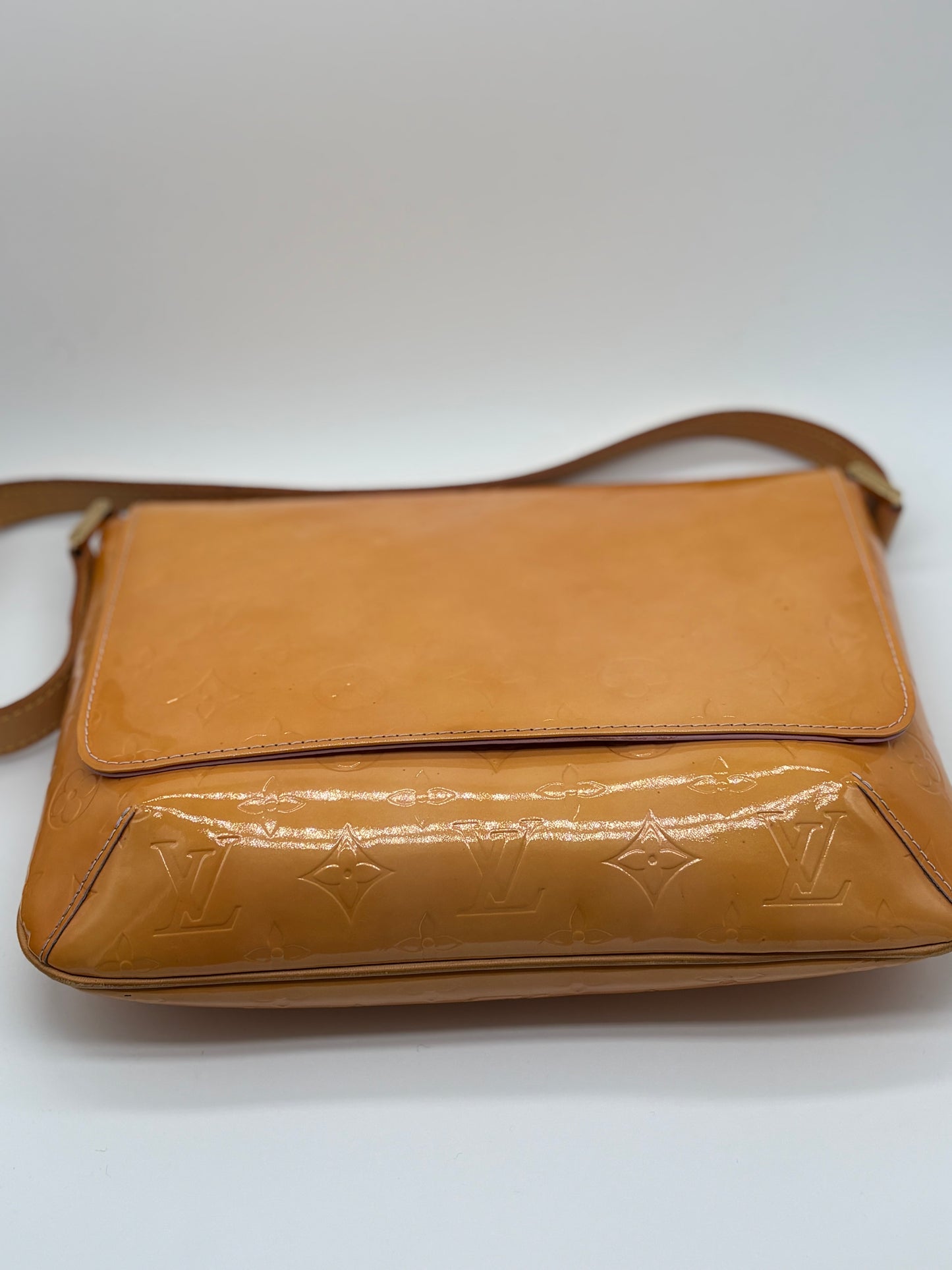 LOUIS VUITTON Monogram Vernis Thompson Street Bag Lime Yellow